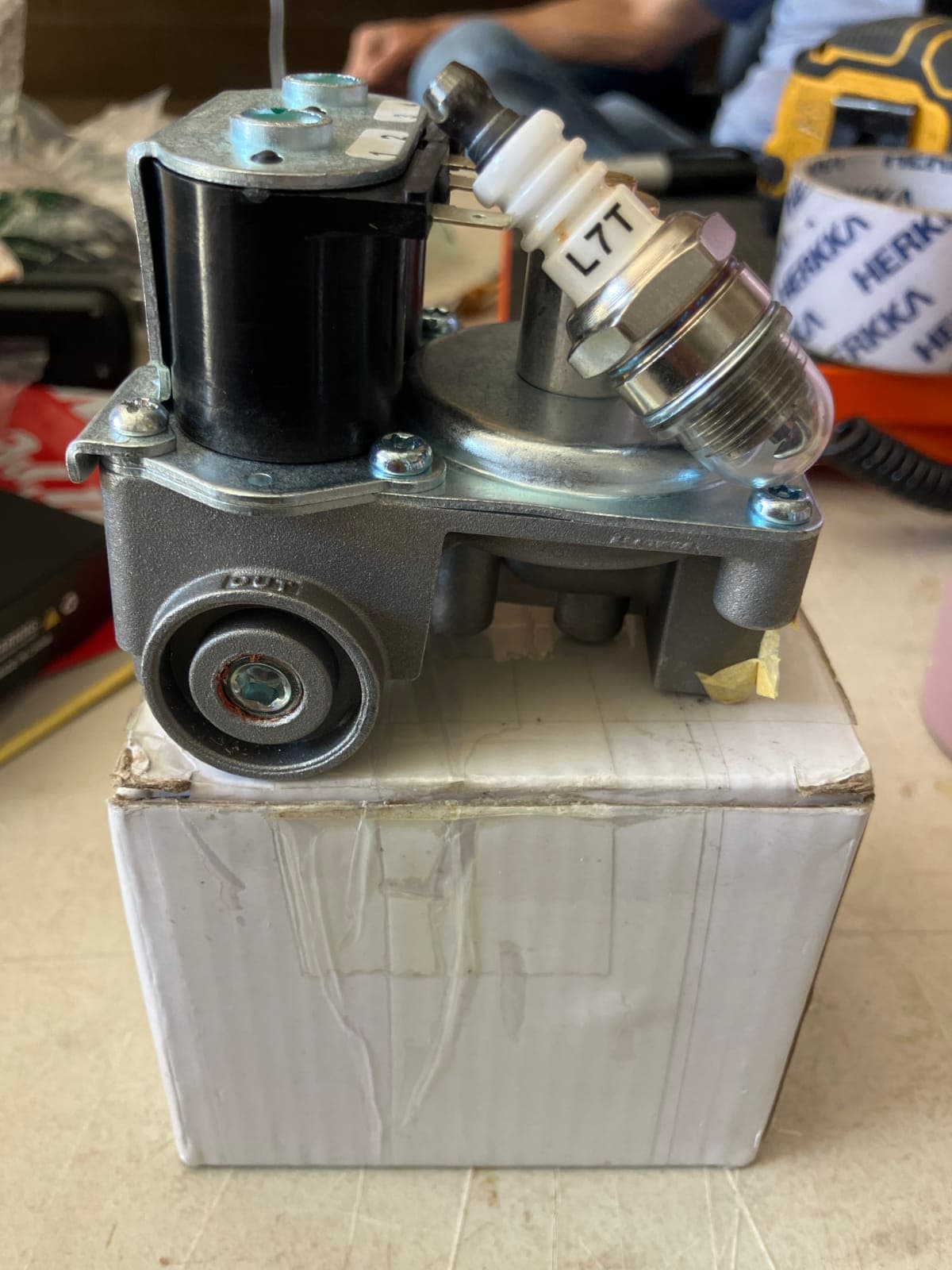 L7T Spark Plug Ignition Coil for Small Engines