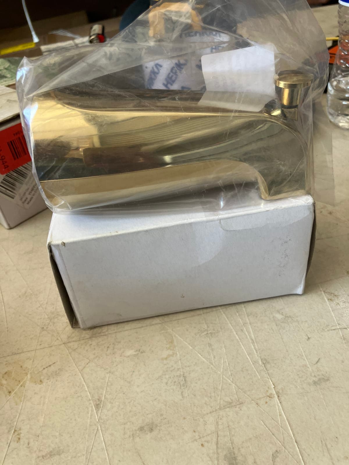 Heska Brass Faucet - Modern Design