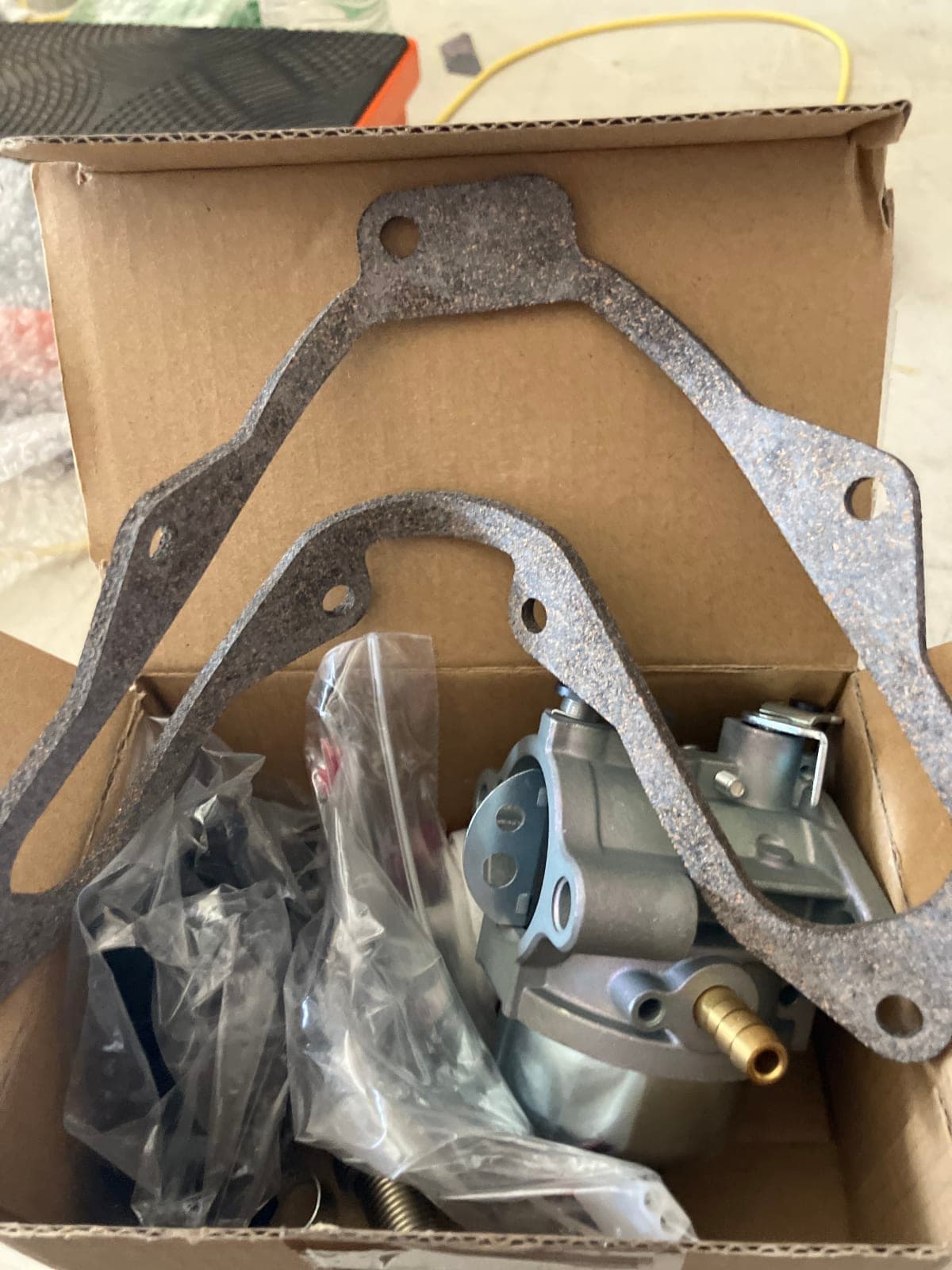 Carburetor Kit with Gaskets for Small Engines