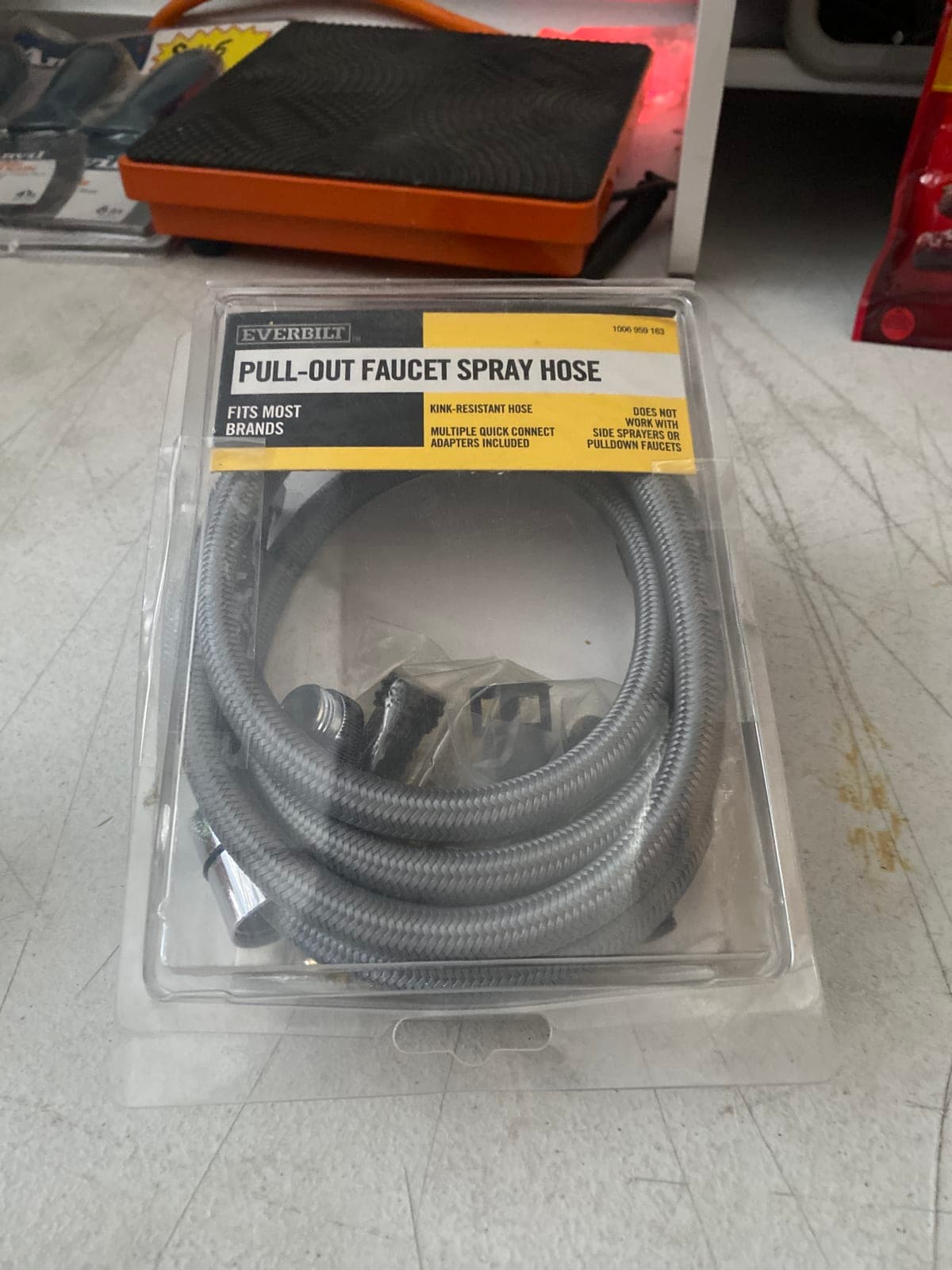 Everbilt Pull-Out Faucet Spray Hose - Kink-Resistant