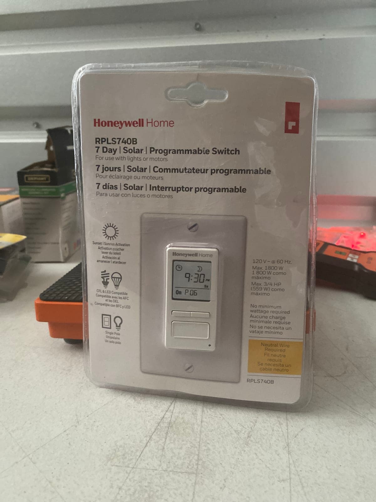 Honeywell Home RPLS740B 7-Day Solar Programmable Switch