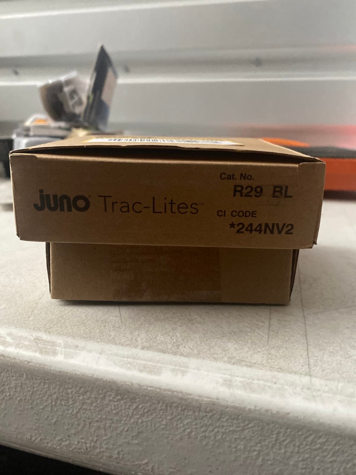 Juno Trac-Lites R29 BL Floating Electrical Feed, For Use With 1-Circuit System, 120 VAC, Polycarbonate, Black