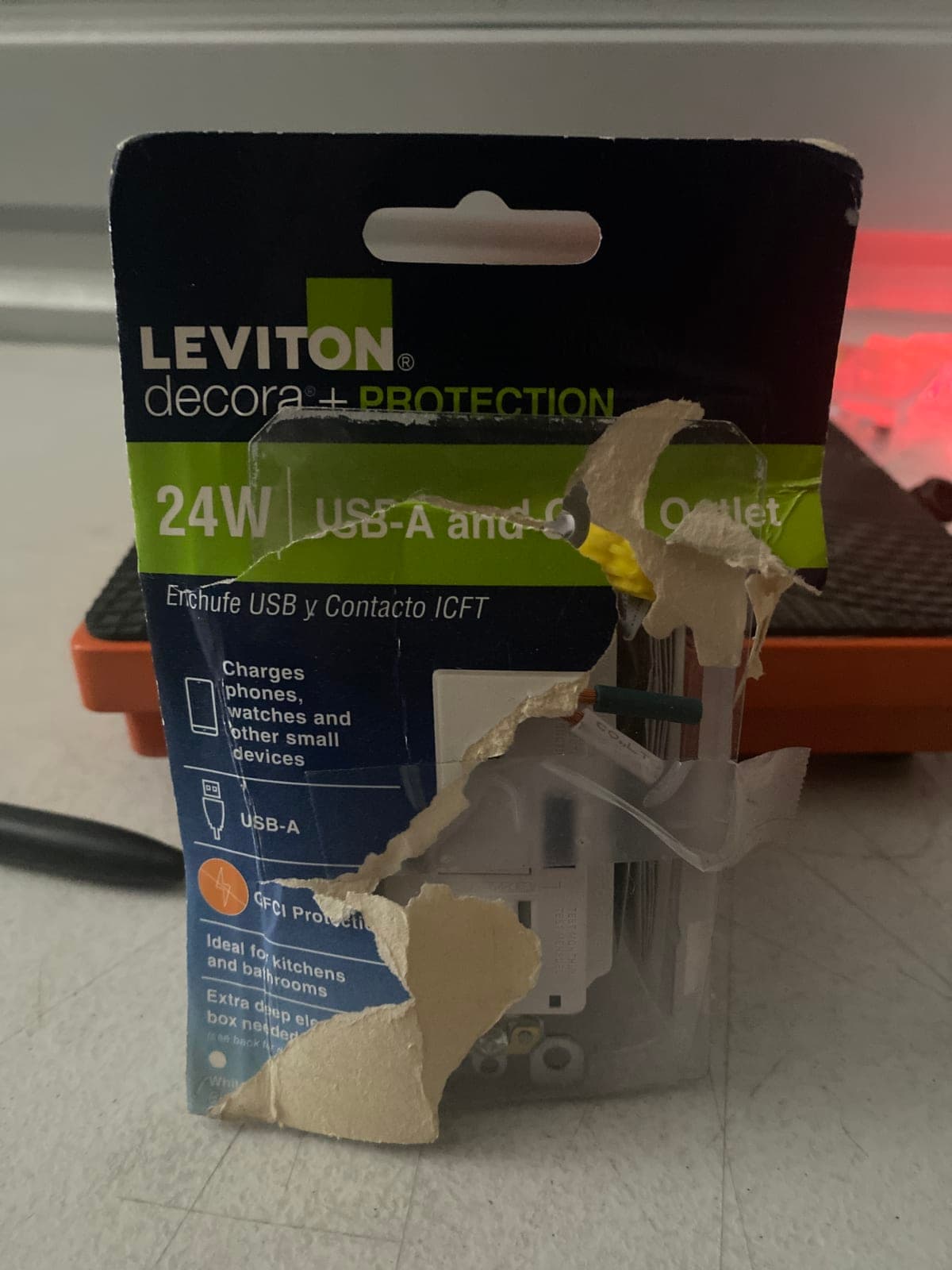 Leviton Decora 24W USB-A and C Outlet