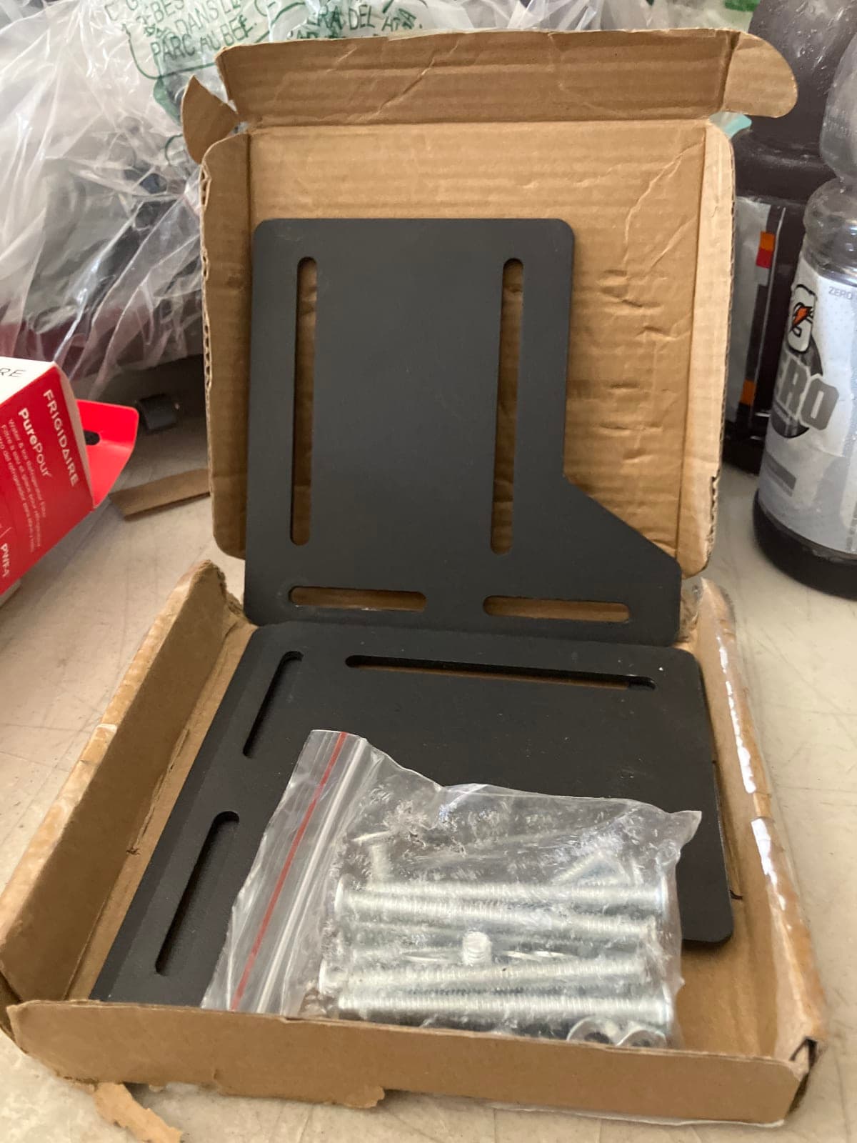 Universal Mounting Bracket Set for TVs and Monitors