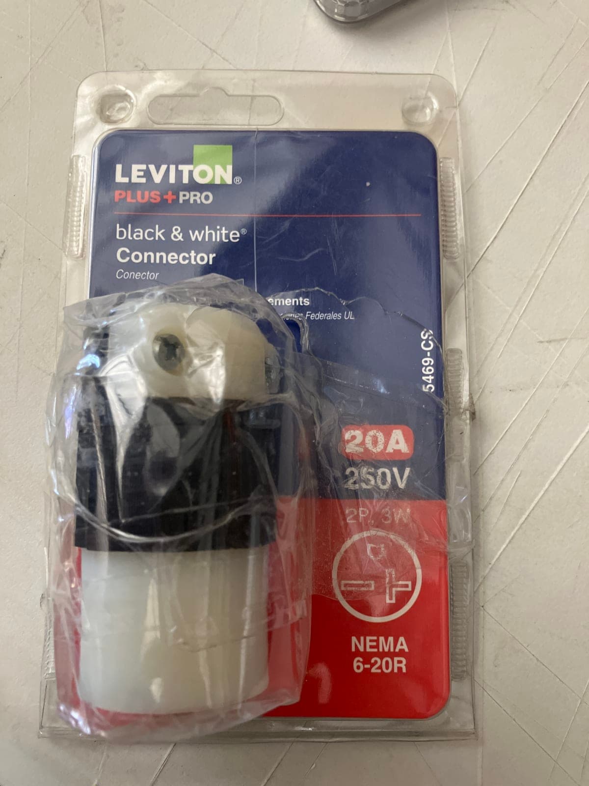 Leviton Plus+Pro Black & White Connector NEMA 6-20R 20A 250V