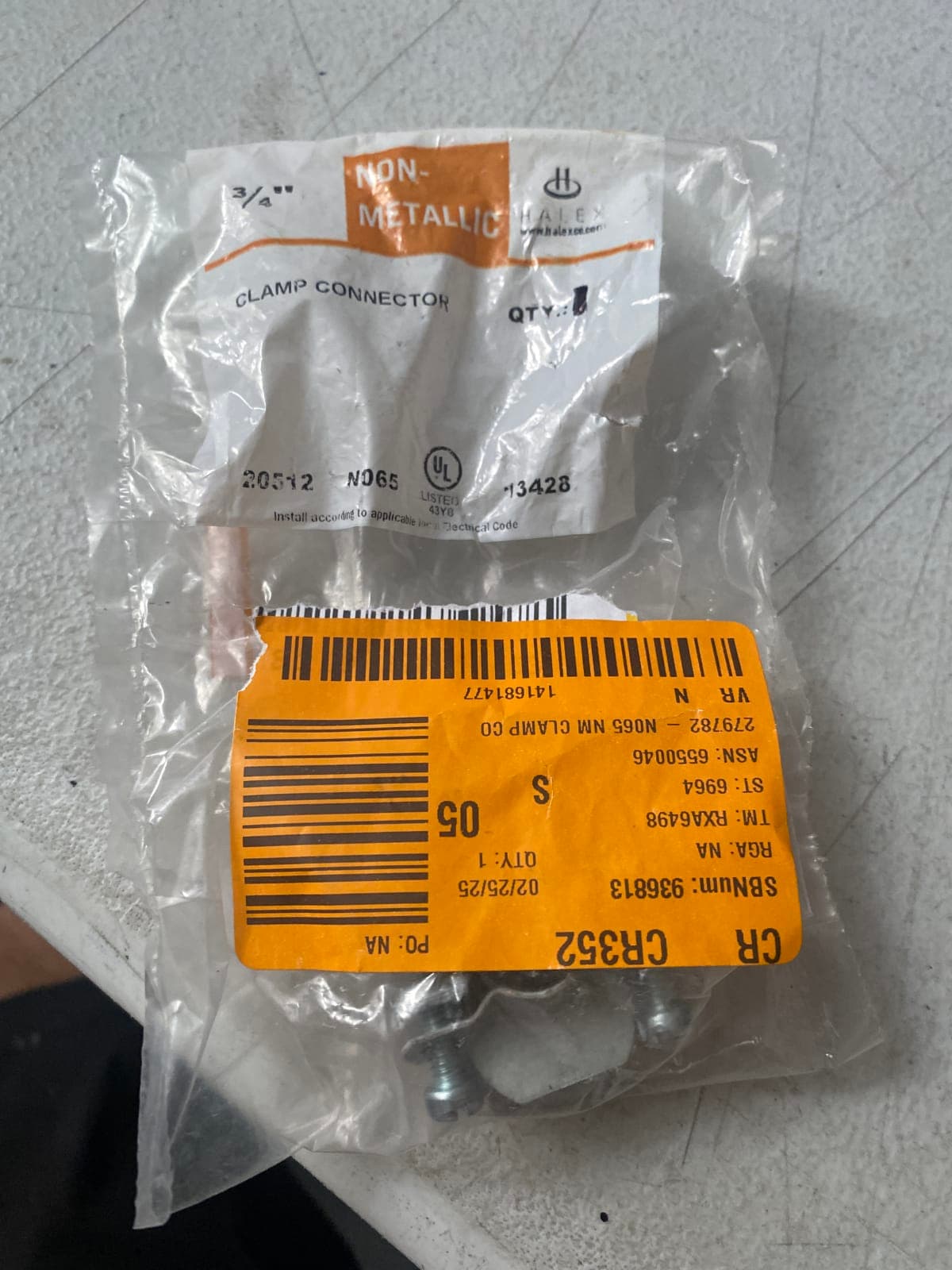 Halex 3/4" Non-Metallic Clamp Connector 1pc