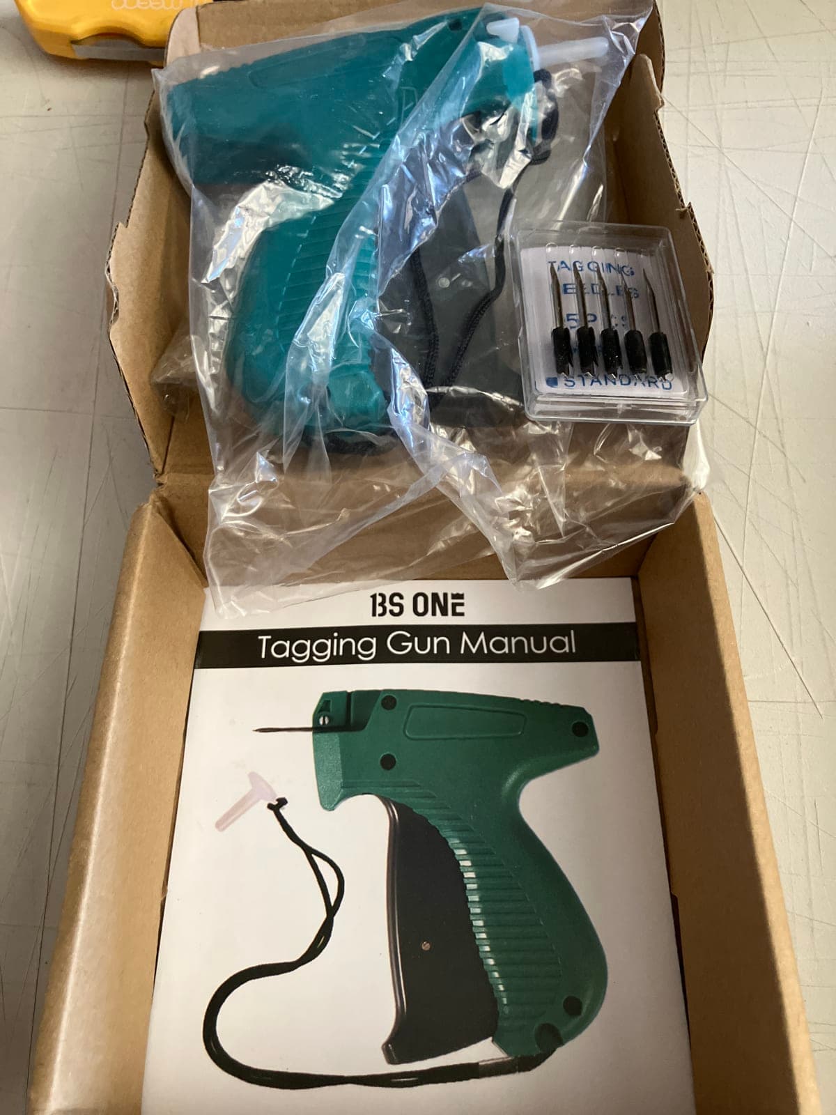 BS ONE Tagging Gun with Needles - Retail Price Tagging Tool